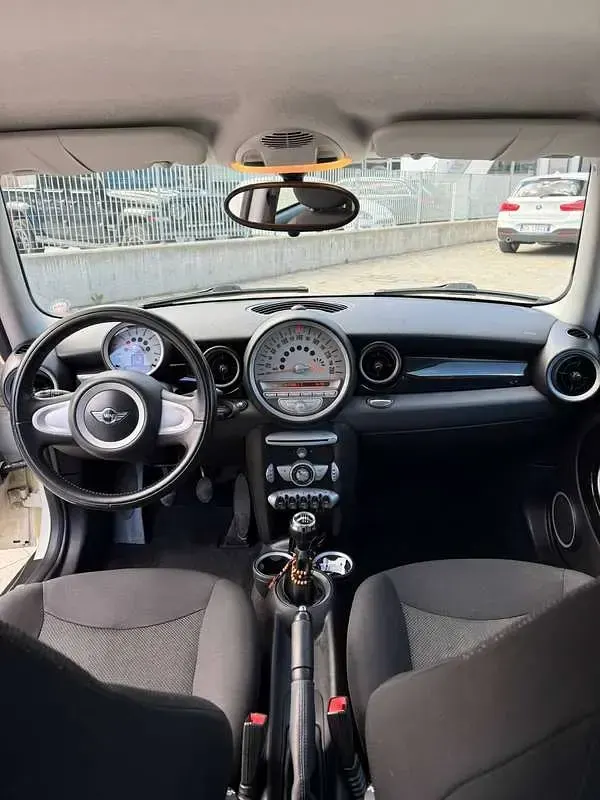 Usata Mini ONE 75 CV (55 kW) 2009 Bianco Utilitaria
