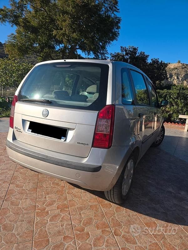Usata Fiat Idea 2005 Grigio Monovolume