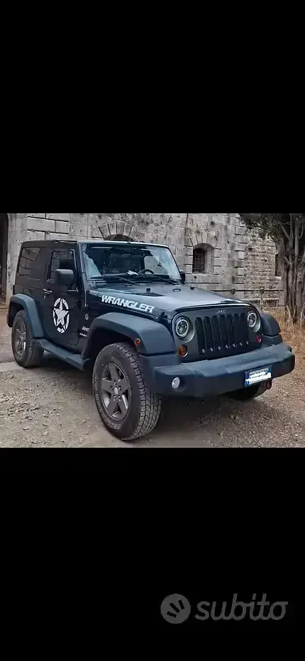 Begagnad Jeep Wrangler Sahara 200 HK (147 kW) 2012 Svart SUV