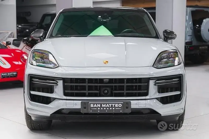 Usata Porsche Cayenne Turbo E-Hybrid 2024 SUV