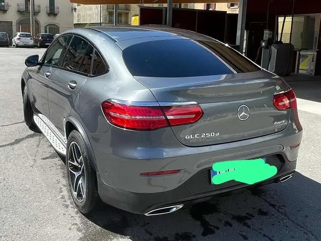 Usata Mercedes GLC250 Exclusive 204 CV (150 kW) 2019 Grigio SUV