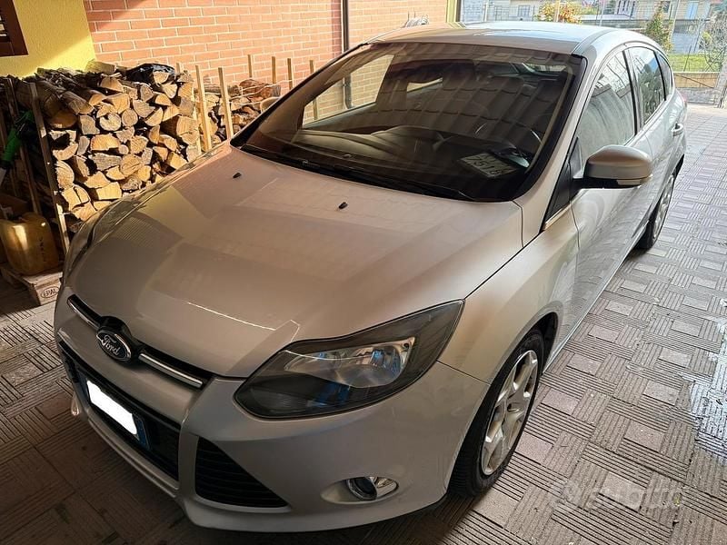Usata Ford Focus 115 CV (84 kW) 2012 Grigio Berlina