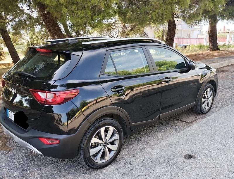Nero Usata 2024 Kia Stonic SUV | 17.350 € (Buon prezzo) - Immagine 1/4