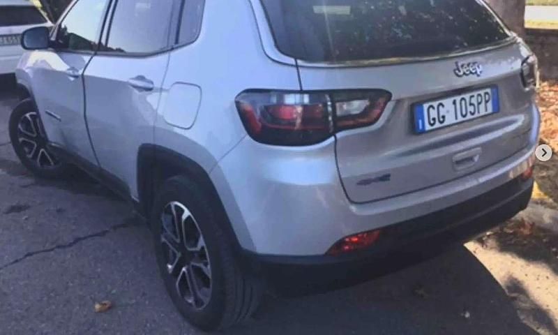 Usata Jeep Compass Limited 190 CV (139 kW) 2021 Argento SUV