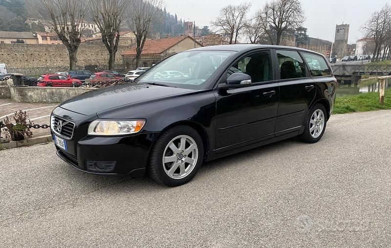 Usata Volvo V50 114 CV (83 kW) 2012 Nero Station wagon
