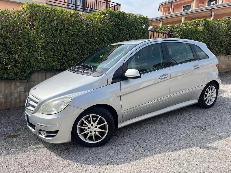 Usata Mercedes B180 2009 Grigio Monovolume