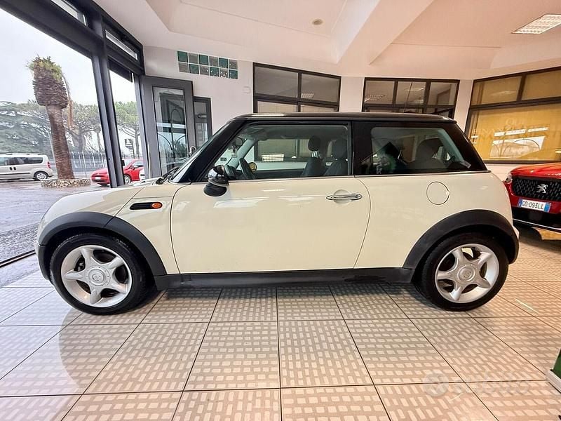 Usata Mini One D 88 CV (64 kW) 2006 Beige Utilitaria