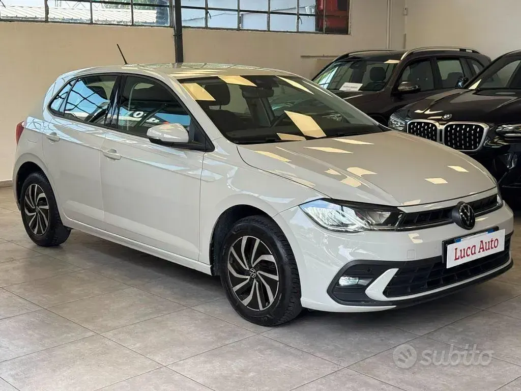 Usata VW Polo 95 CV (69 kW) 2022 Beige Utilitaria