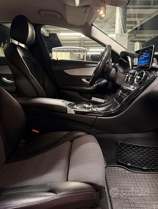 Usata Mercedes C200 160 CV (117 kW) 2020 Grigio Berlina