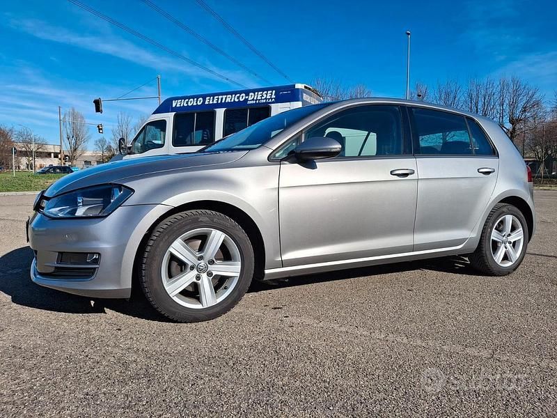 Usata VW Golf VII Highline 110 CV (80 kW) 2016 Grigio Berlina
