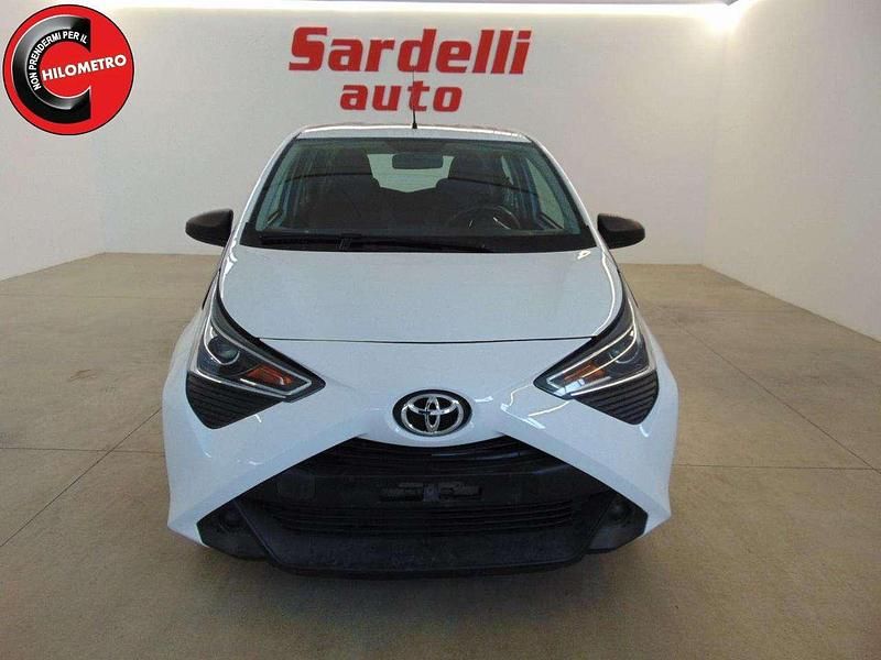 Usata Toyota Aygo Connect Style 72 CV (52 kW) 2022 Bianco Utilitaria