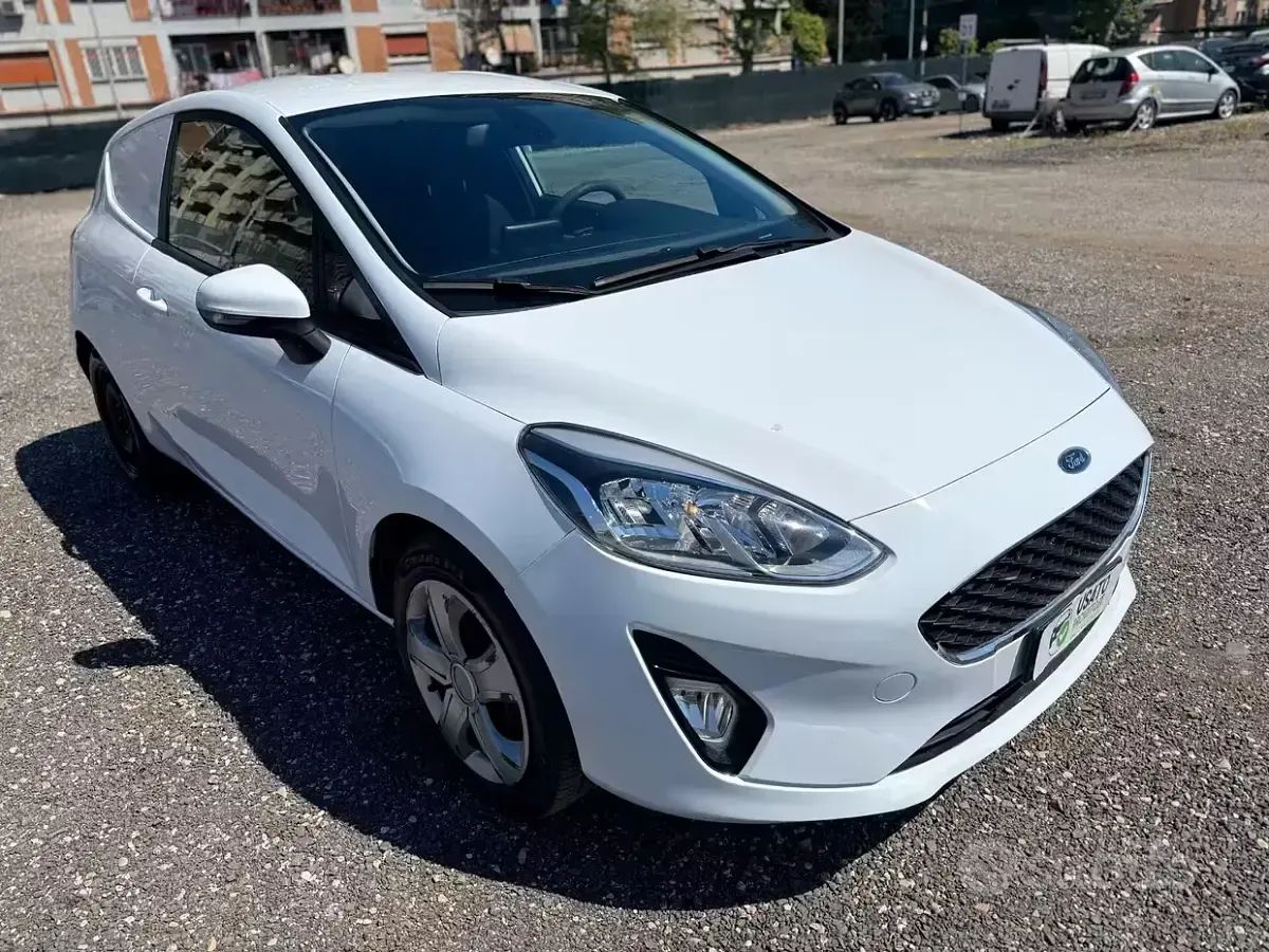 Usata Ford Fiesta 75 CV (55 kW) 2020 Bianco Utilitaria