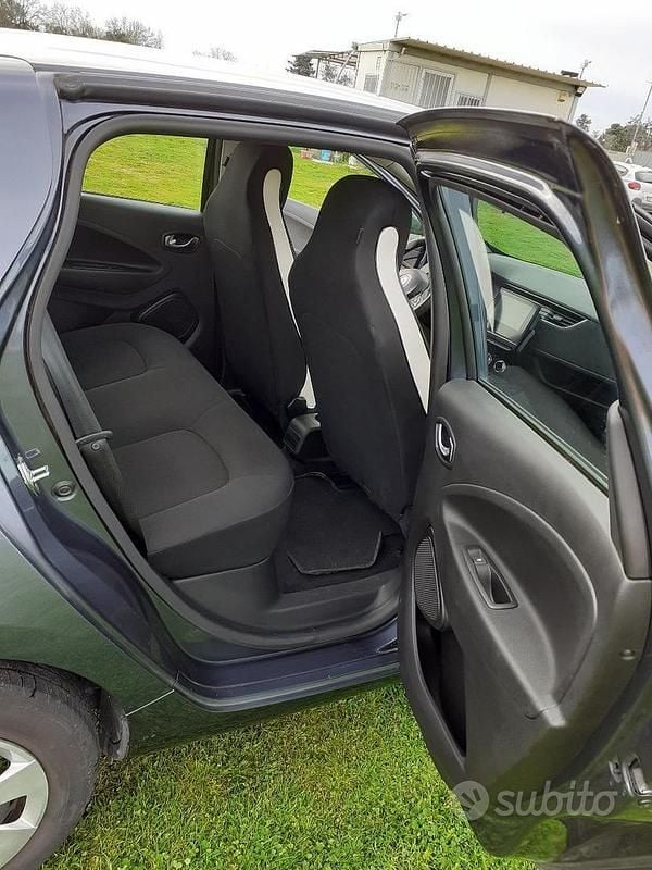 Usata Renault Zoe 80 kW (109 CV) 2022 Grigio Utilitaria