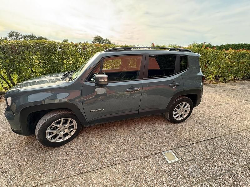Usata Jeep Renegade Limited 190 CV (139 kW) 2018 Verde SUV