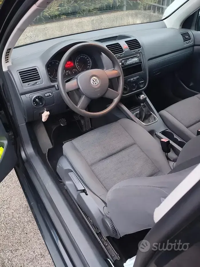 Usata VW Golf IV 75 CV (55 kW) 2004 Berlina