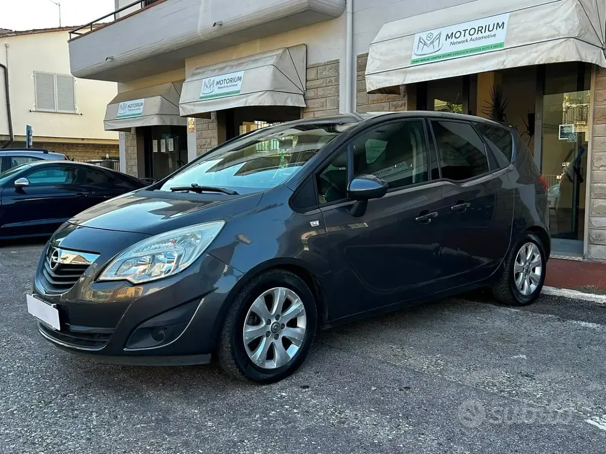 Usata Opel Meriva Cosmo 120 CV (88 kW) 2012 Grigio Monovolume