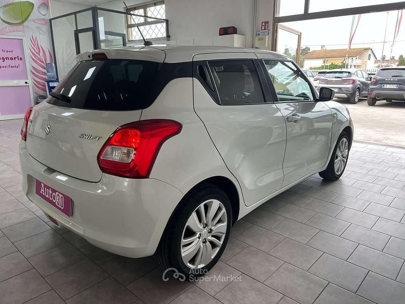Usata Suzuki Swift Cool 90 CV (66 kW) 2019 Bianco Utilitaria