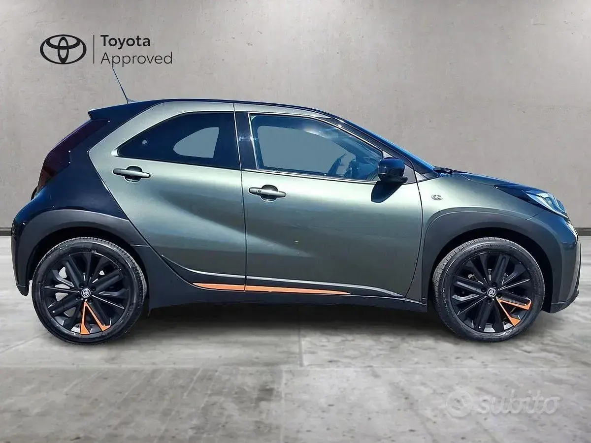 Usata Toyota Aygo X Limited 72 CV (52 kW) 2022 Verde SUV