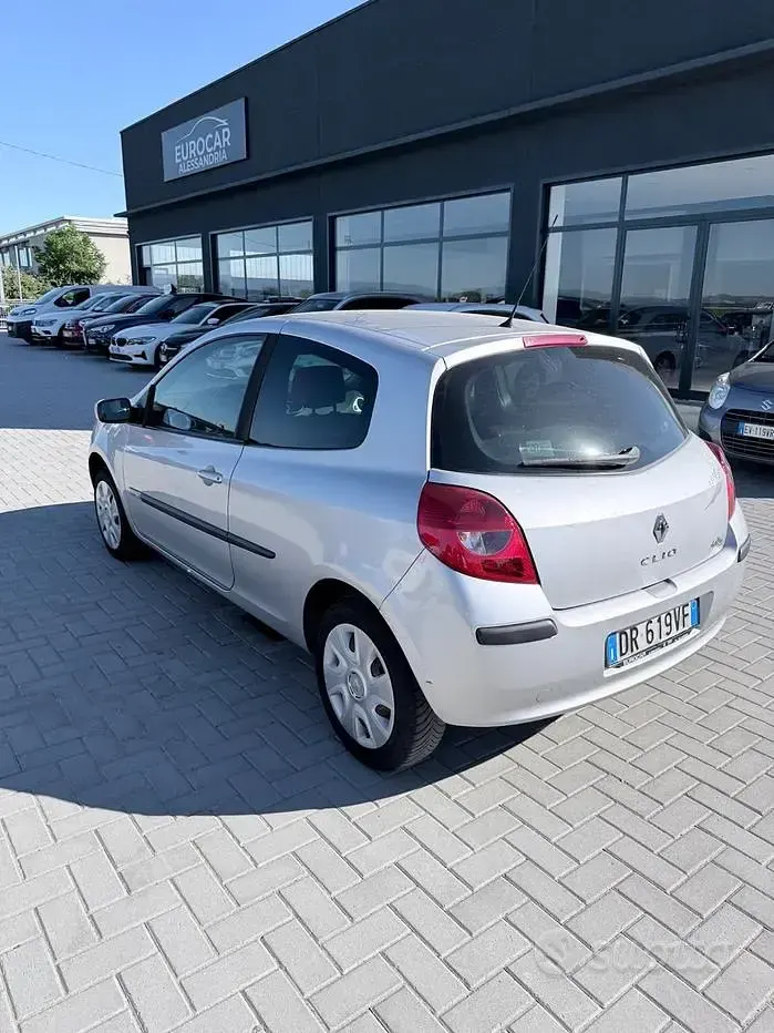 Usata Renault Clio II 75 CV (55 kW) 2008 Grigio Furgone