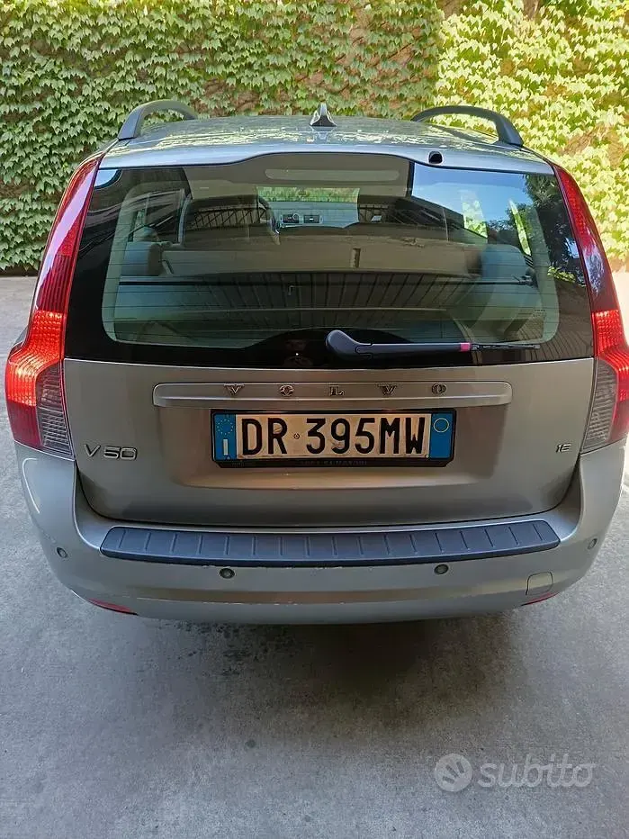 Usata Volvo V50 Kinetic 101 CV (74 kW) 2008 Grigio Station wagon