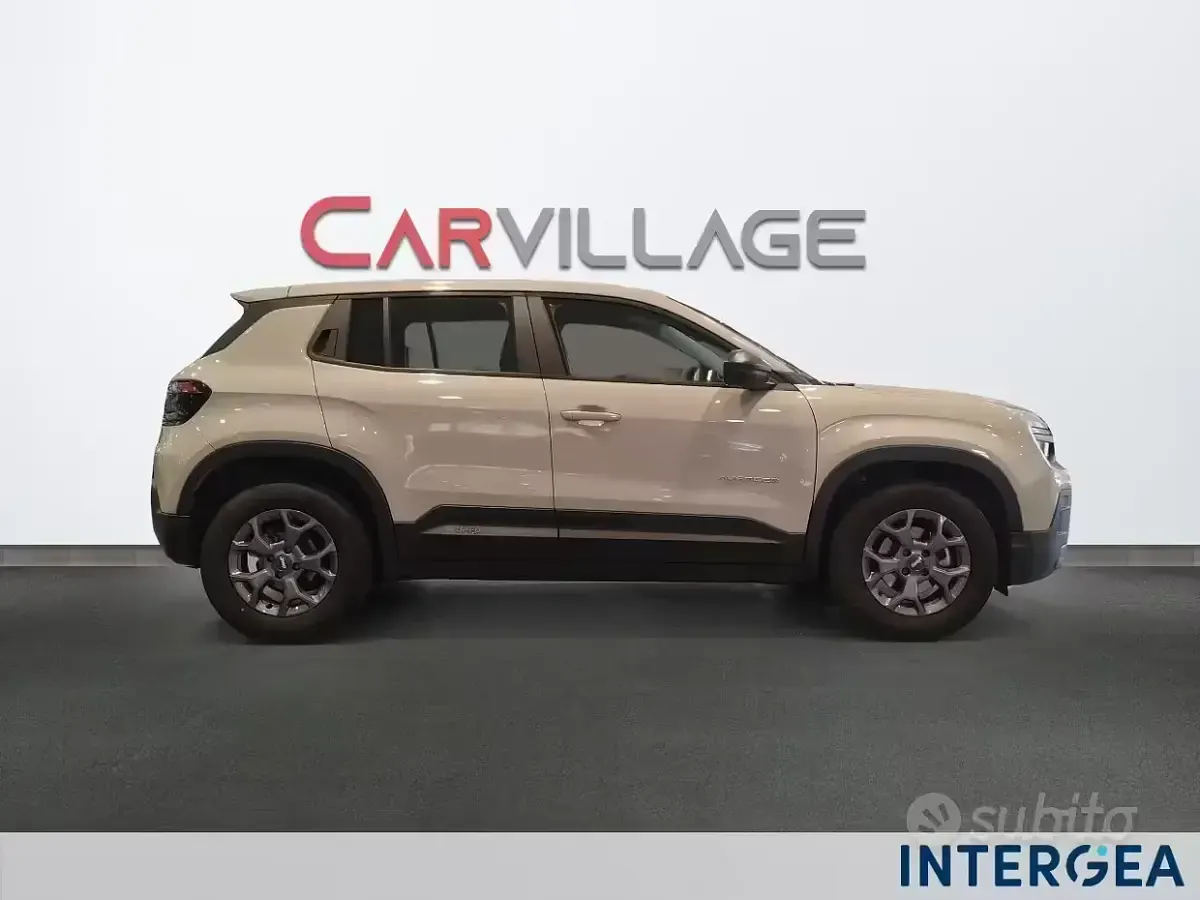 Usata Jeep Avenger Longitude 101 CV (74 kW) 2025 Grigio SUV