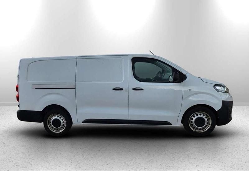 Usata Opel Vivaro 144 CV (105 kW) 2022 Bianco Monovolume
