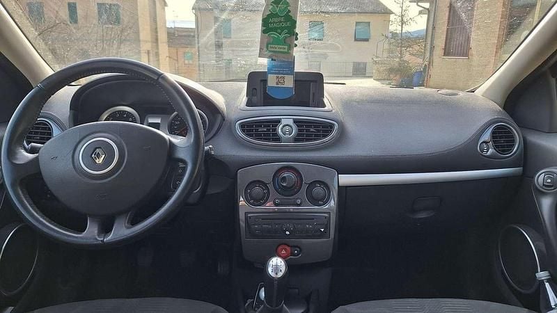 Usata Renault Clio II 75 CV (55 kW) 2011 Berlina