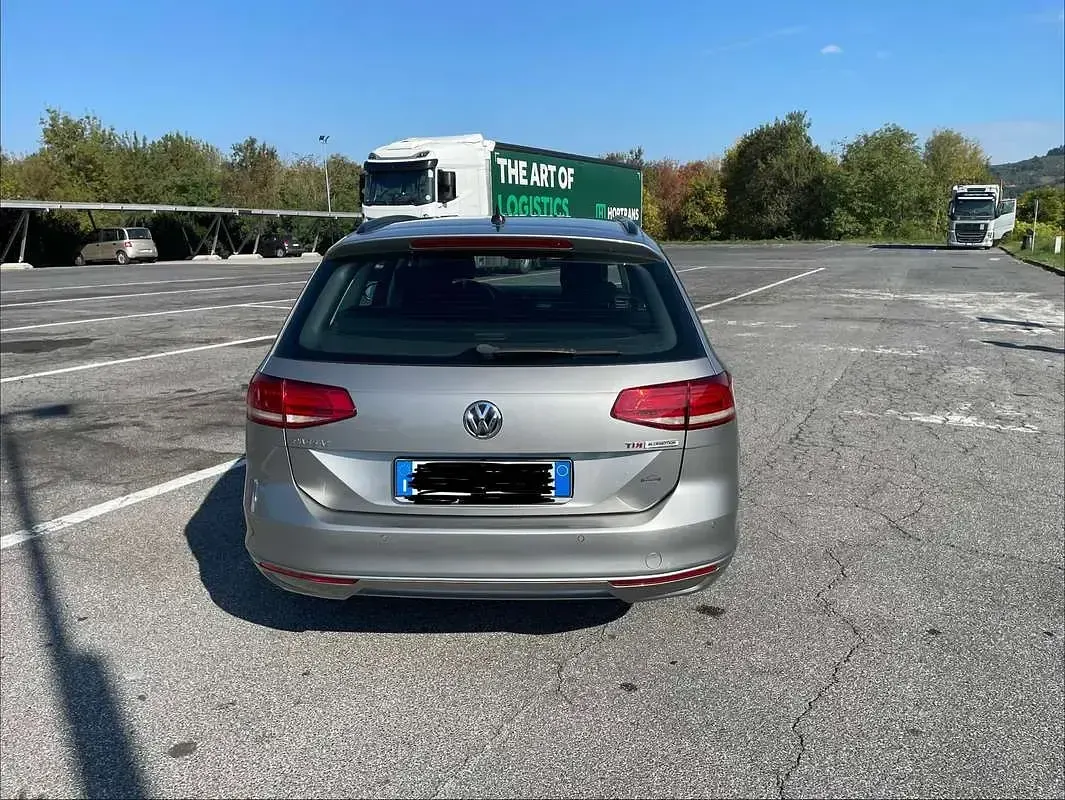 Usata VW Passat Business 120 CV (88 kW) 2017 Grigio Station wagon