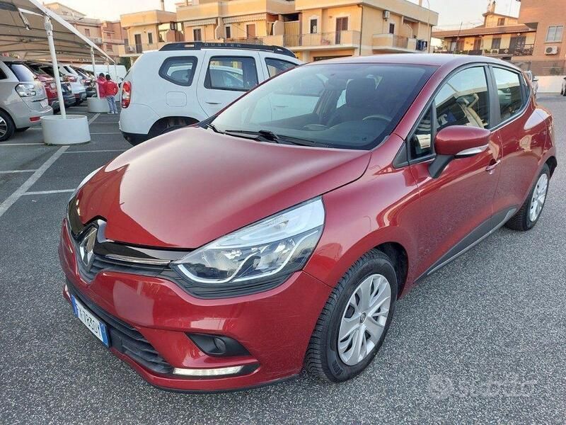 Rosso Usata 2019 Renault Clio IV Business Tre volumi | 10.500 € (Buon prezzo) - Immagine 1/4