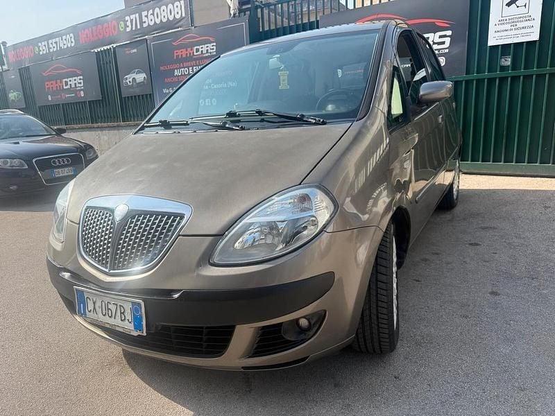 Usata Lancia Musa 101 CV (74 kW) 2005 Oro Monovolume