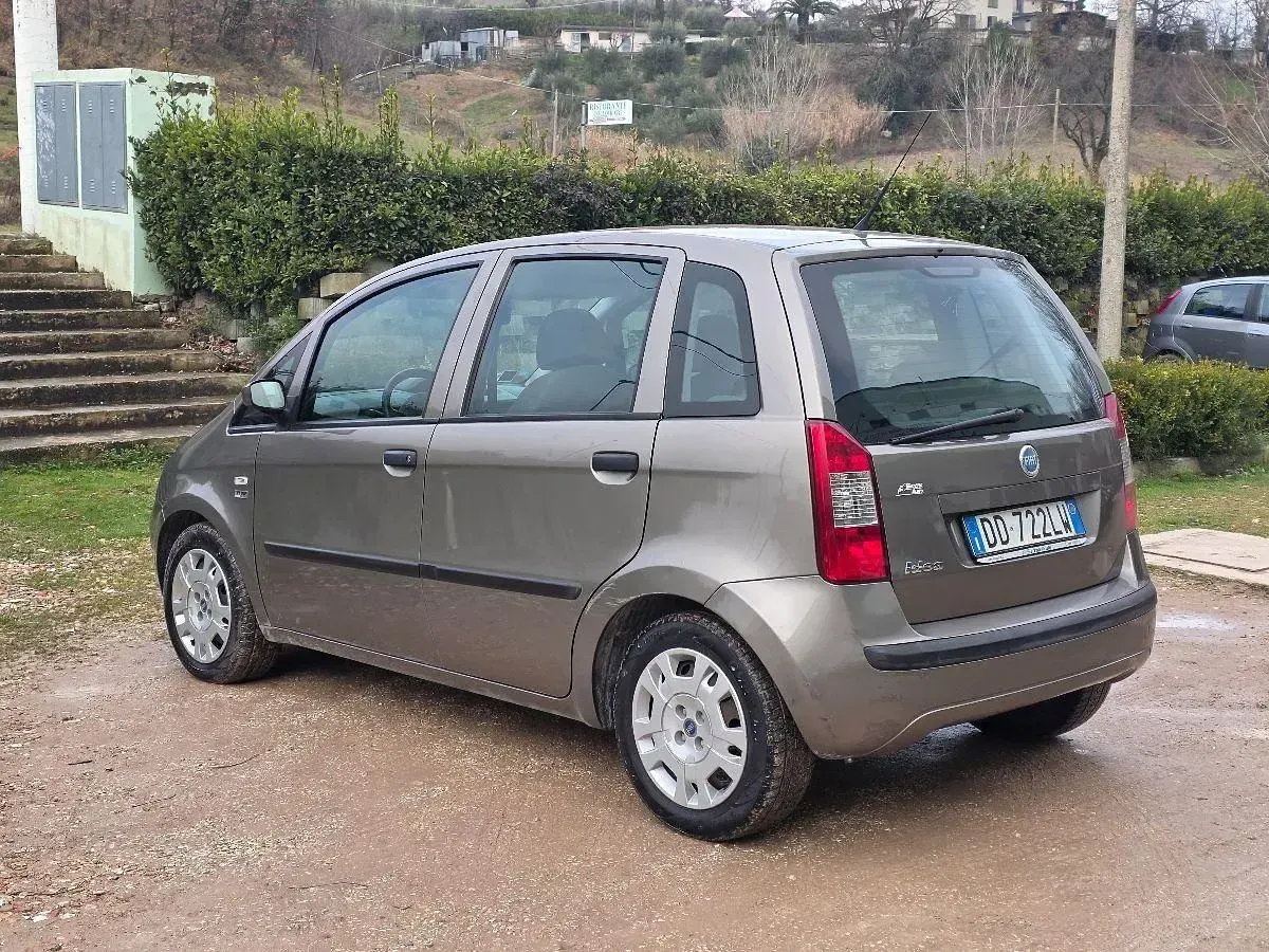 Usata Fiat Idea 80 CV (58 kW) 2006 Bianco Monovolume