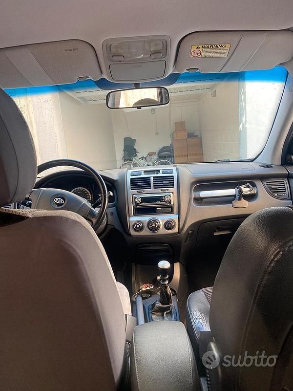 Usata Kia Sportage Comfort 140 CV (102 kW) 2005 Grigio SUV