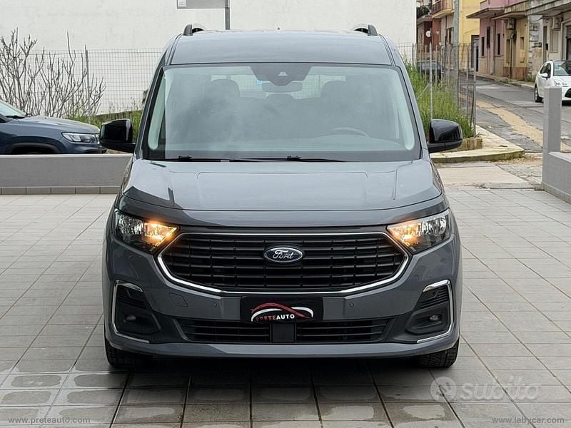 Usata Ford Tourneo Connect 122 CV (89 kW) 2023 Grigio Monovolume