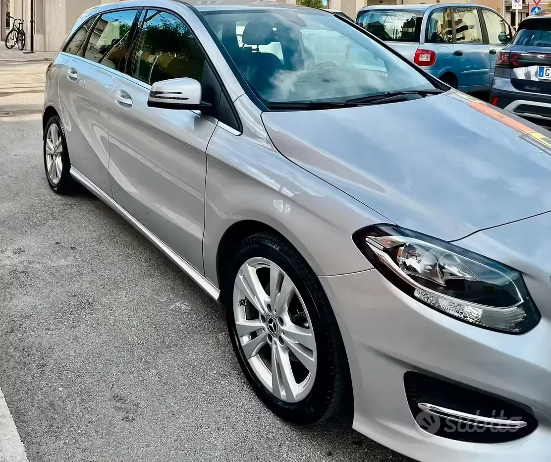 Usata Mercedes B160 90 CV (66 kW) 2016 Grigio Utilitaria