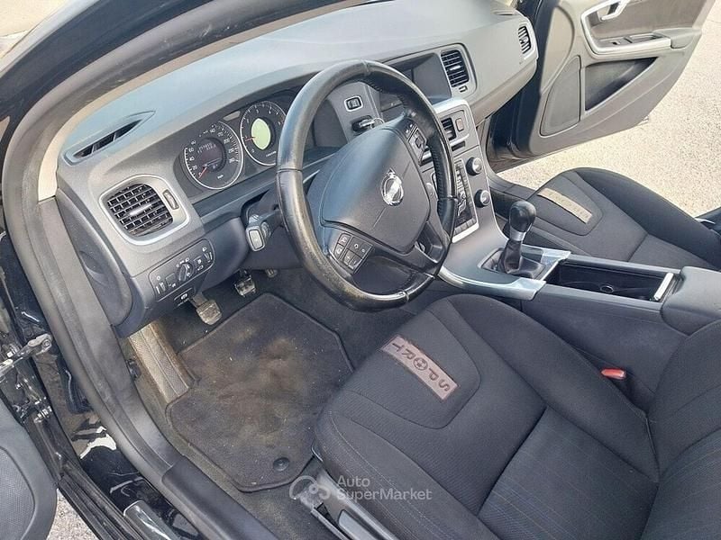 Usata Volvo V60 Business Edition 114 CV (83 kW) 2013 Nero Station wagon