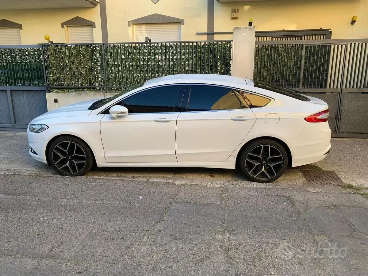 Usata Ford Mondeo 150 CV (110 kW) 2017 Berlina