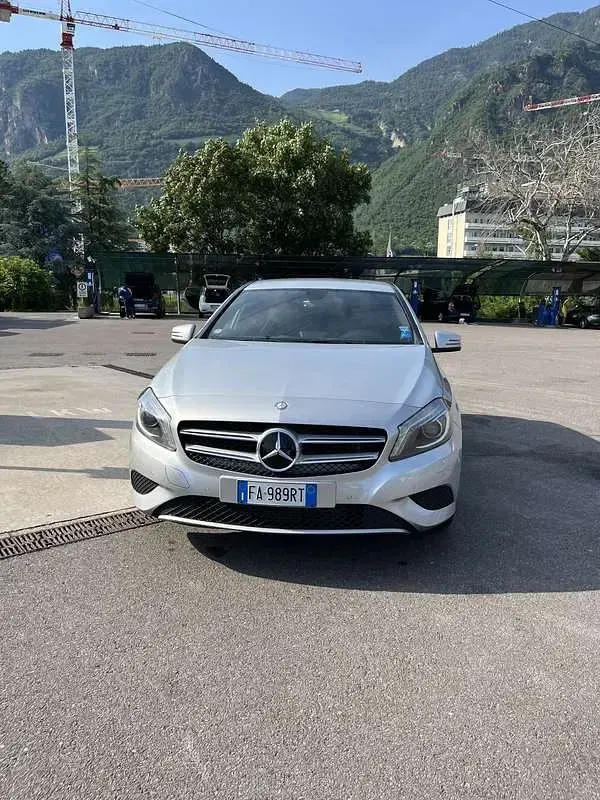 Usata Mercedes A180 Edition 122 CV (89 kW) 2015 Argento Utilitaria