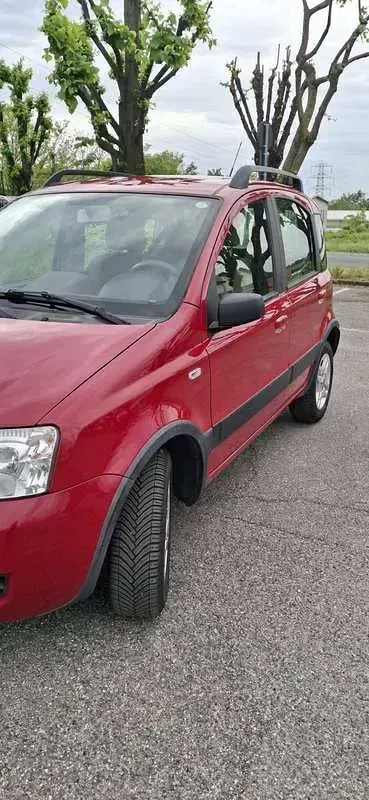 Usata Fiat Panda Climbing 60 CV (44 kW) 2009 Rosso Utilitaria