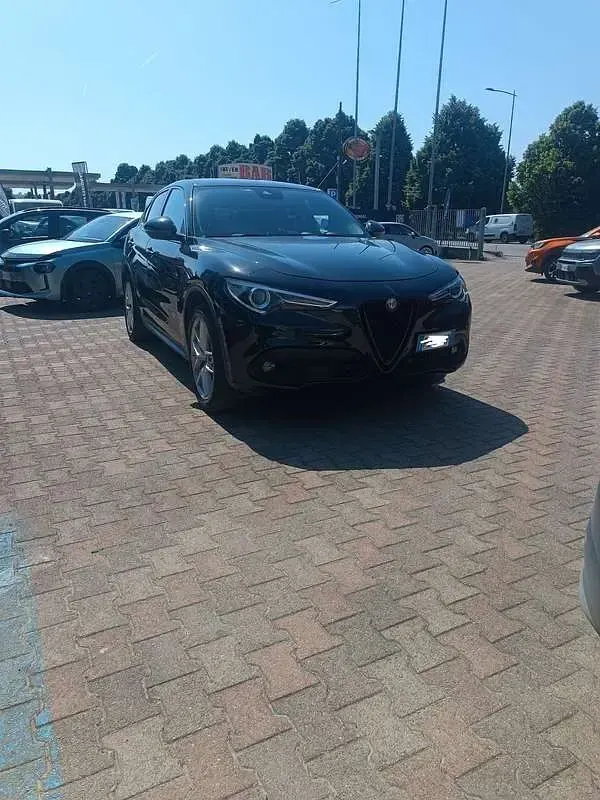 Usata Alfa Romeo Stelvio Executive 210 CV (154 kW) 2017 Nero SUV