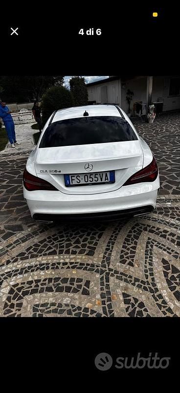 Usado Mercedes CLA200 Premium 136 CV (100 kW) 2018 Blanco Berlina