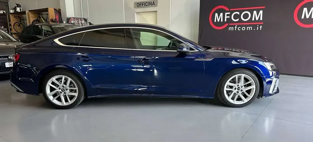 Usata Audi A5 Sportback S-Line 163 CV (119 kW) 2023 Blu/azzurro Utilitaria