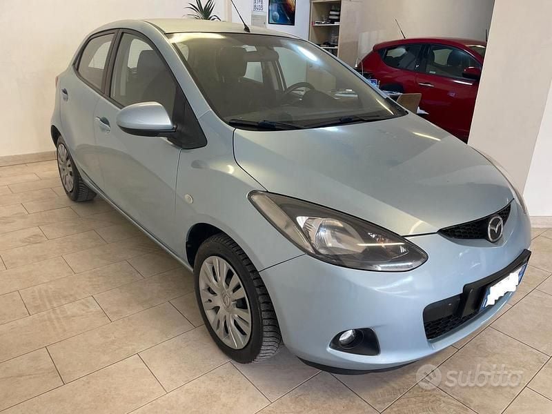 Begagnad Mazda 2 86 HK (63 kW) 2008 Blå Halvkombi