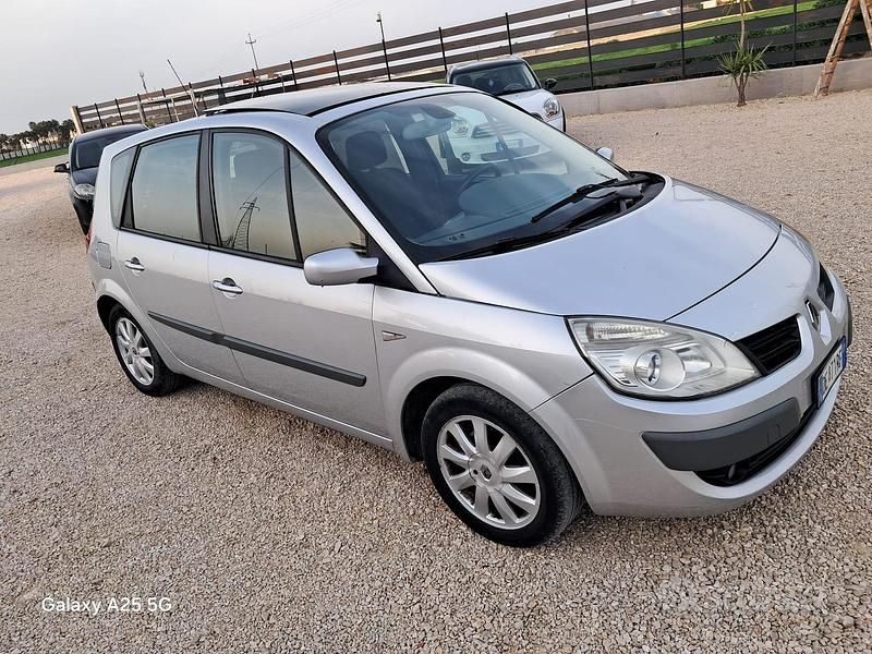 Usata Renault Scénic II 110 CV (80 kW) 2007 Monovolume