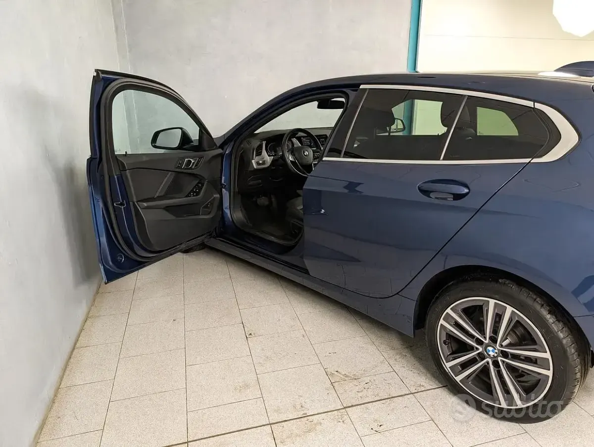 Usata BMW 118 Advantage 150 CV (110 kW) 2022 Bluazzurro Berlina