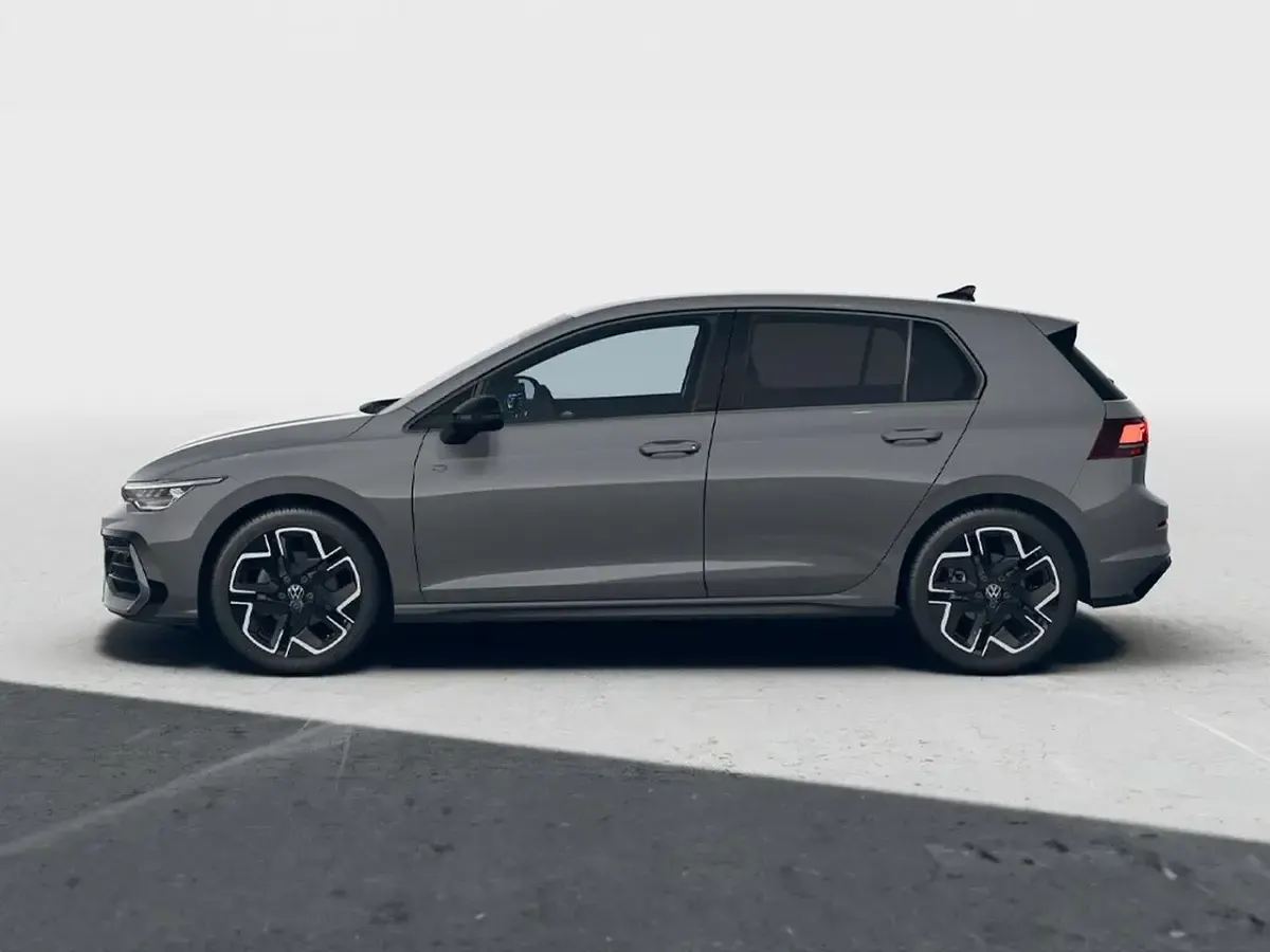 Nuova VW Golf VIII R-line Plus 150 CV (110 kW) 2026 Grigio Berlina