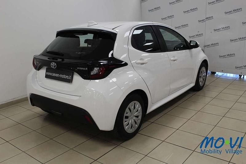 Usata Toyota Yaris Hybrid Active 116 CV (85 kW) 2022 Bianco Utilitaria