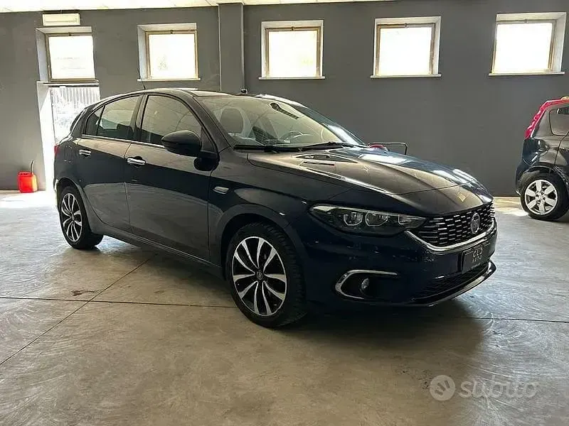 Usata Fiat Tipo Lounge 120 CV (88 kW) 2018 Blu Berlina