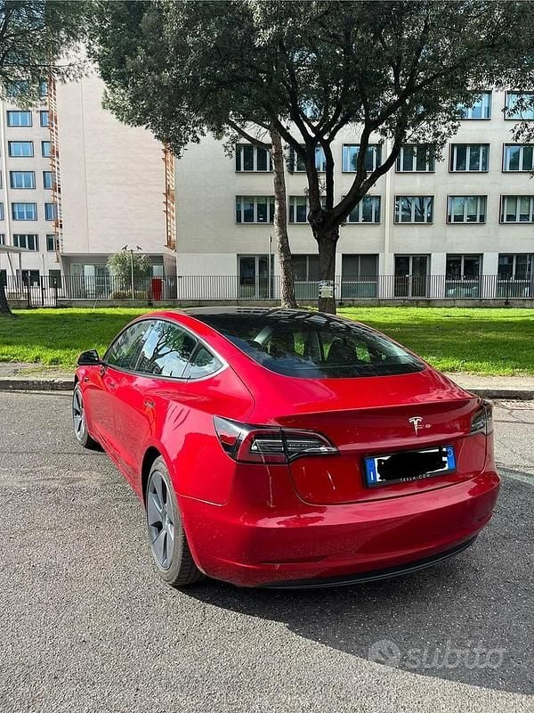 Usata Tesla Model 3 Standard Range 239 kW (325 CV) 2021 Rosso Berlina