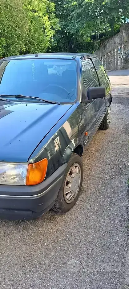 Usata Ford Fiesta 58 CV (42 kW) 1992 Verde Utilitaria