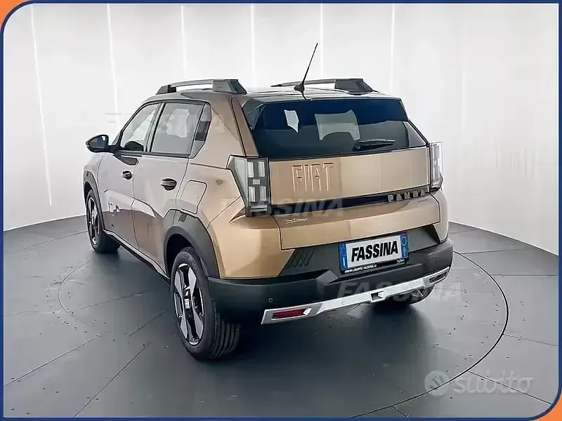 Nuova Fiat Grande Panda La Prima 83 kW (113 CV) 2025 Marrone Utilitaria